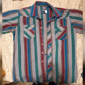 Short sleeve verticle stripe Wrangler button up